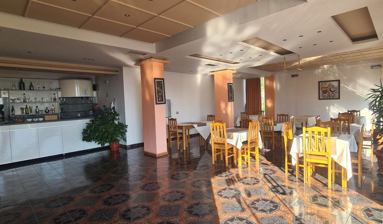 Hotel Nicola Lezhe Luaran gambar